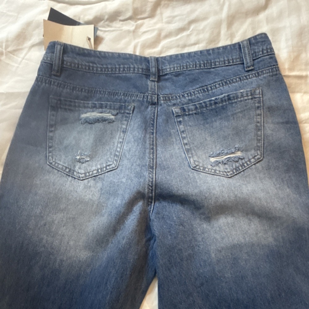 Flamingals Blue Distressed Cropped Jeans - Picture 9 of 11